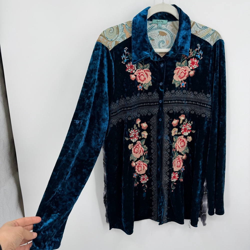 April‎ Sky Womens Button Blouse Top L blue Velvet Embroidered Floral Artsy Boho
